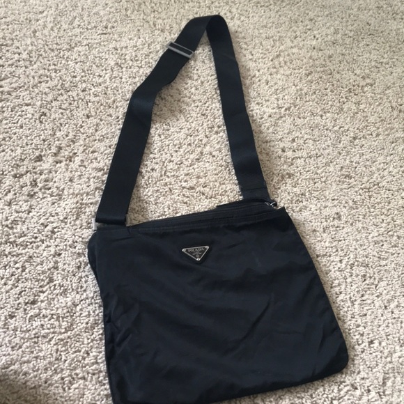 thin cross body bag